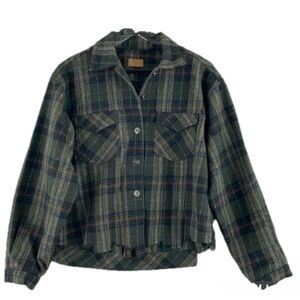 POL PLAID SHACKET  WOMEN ‘S SIZE L COZY FLANNEL BUTTON-UP JACKET.  WORN ONCE